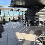 アパート Towarowa 39 New York Apartment, Free Parking, Air-conditioning, Self Check-in 24h ポズナン