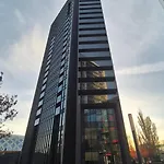 Towarowa 39 New York Apartment, Free Parking, Air-conditioning, Self Check-in 24h * ポズナン