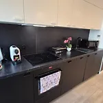 Towarowa 39 New York Apartment, Free Parking, Air-conditioning, Self Check-in 24h * ポズナン