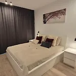 Towarowa 39 New York Apartment, Free Parking, Air-conditioning, Self Check-in 24h ポズナン