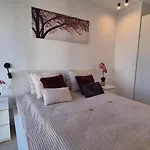 アパート Towarowa 39 New York Apartment, Free Parking, Air-conditioning, Self Check-in 24h ポズナン