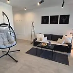 Appartement Towarowa 39 New York Apartment, Free Parking, Air-conditioning, Self Check-in 24h