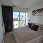 Towarowa 39 New York Apartment, Free Parking, Air-conditioning, Self Check-in 24h Appartement *