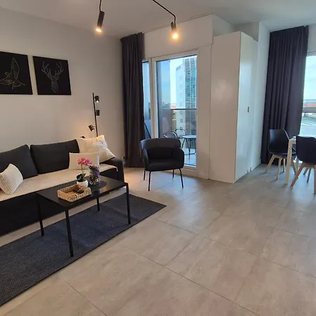 Appartement Towarowa 39 New York Apartment, Free Parking, Air-conditioning, Self Check-in 24h
