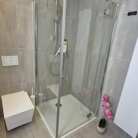 Διαμέρισμα Towarowa 39 New York Apartment, Free Parking, Air-conditioning, Self Check-in 24h