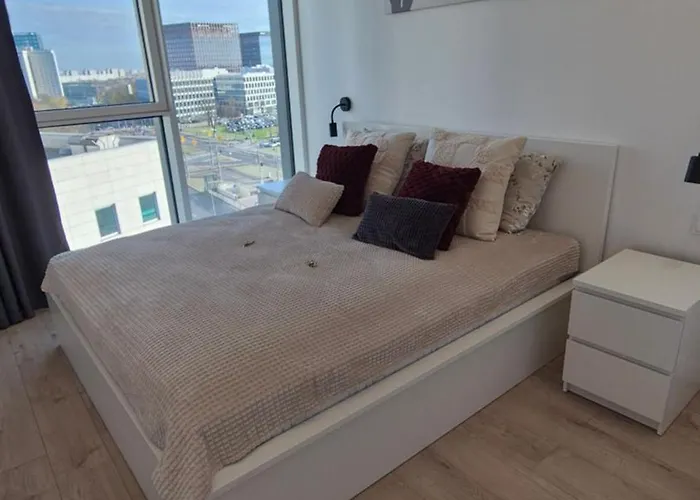 アパート Towarowa 39 New York Apartment, Free Parking, Air-conditioning, Self Check-in 24h ポズナン