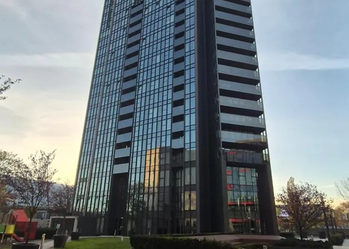 Towarowa 39 New York Apartment, Free Parking, Air-conditioning, Self Check-in 24h アパート ポズナン