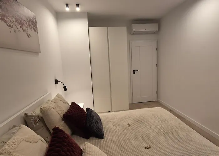 Towarowa 39 New York Apartment, Free Parking, Air-conditioning, Self Check-in 24h アパート ポズナン