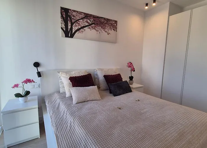 アパート Towarowa 39 New York Apartment, Free Parking, Air-conditioning, Self Check-in 24h ポズナン