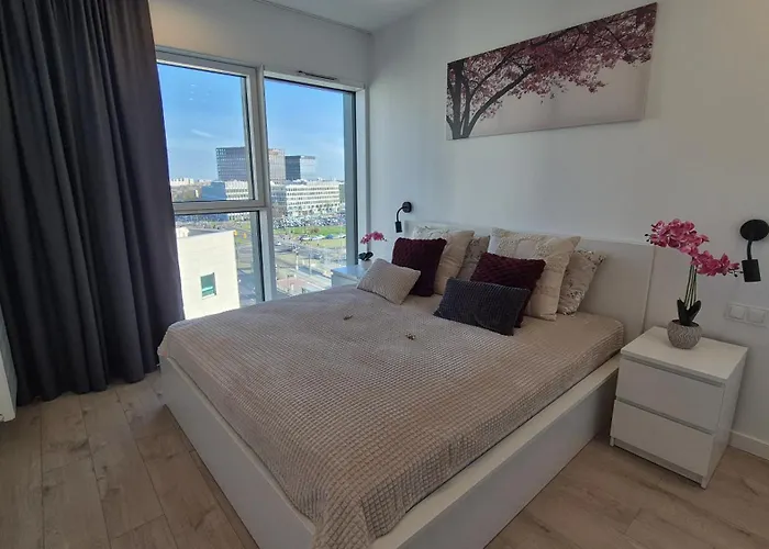 Towarowa 39 New York Apartment, Free Parking, Air-conditioning, Self Check-in 24h アパート ポズナン