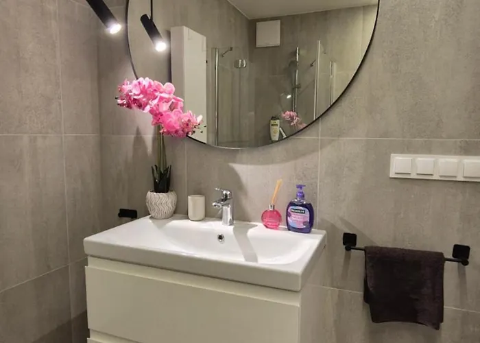 Towarowa 39 New York Apartment, Free Parking, Air-conditioning, Self Check-in 24h ポズナン