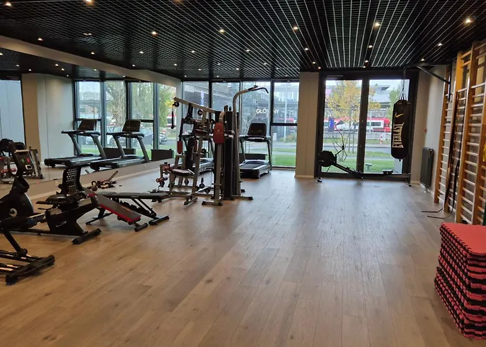 Towarowa 39 New York Apartment, Free Parking, Air-conditioning, Self Check-in 24h アパート ポズナン